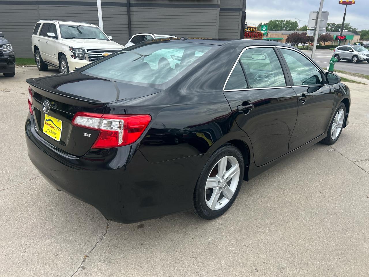 Toyota Camry 4dr Sdn I4 Auto XLE (Natl) 2013