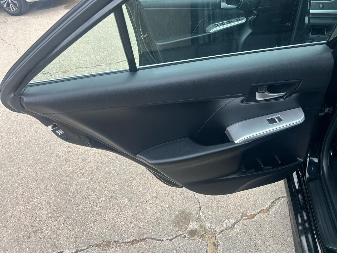 Toyota Camry 4dr Sdn I4 Auto XLE (Natl) 2013