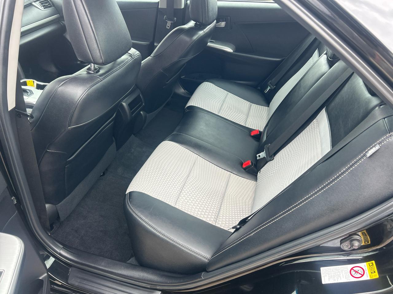 Toyota Camry 4dr Sdn I4 Auto XLE (Natl) 2013