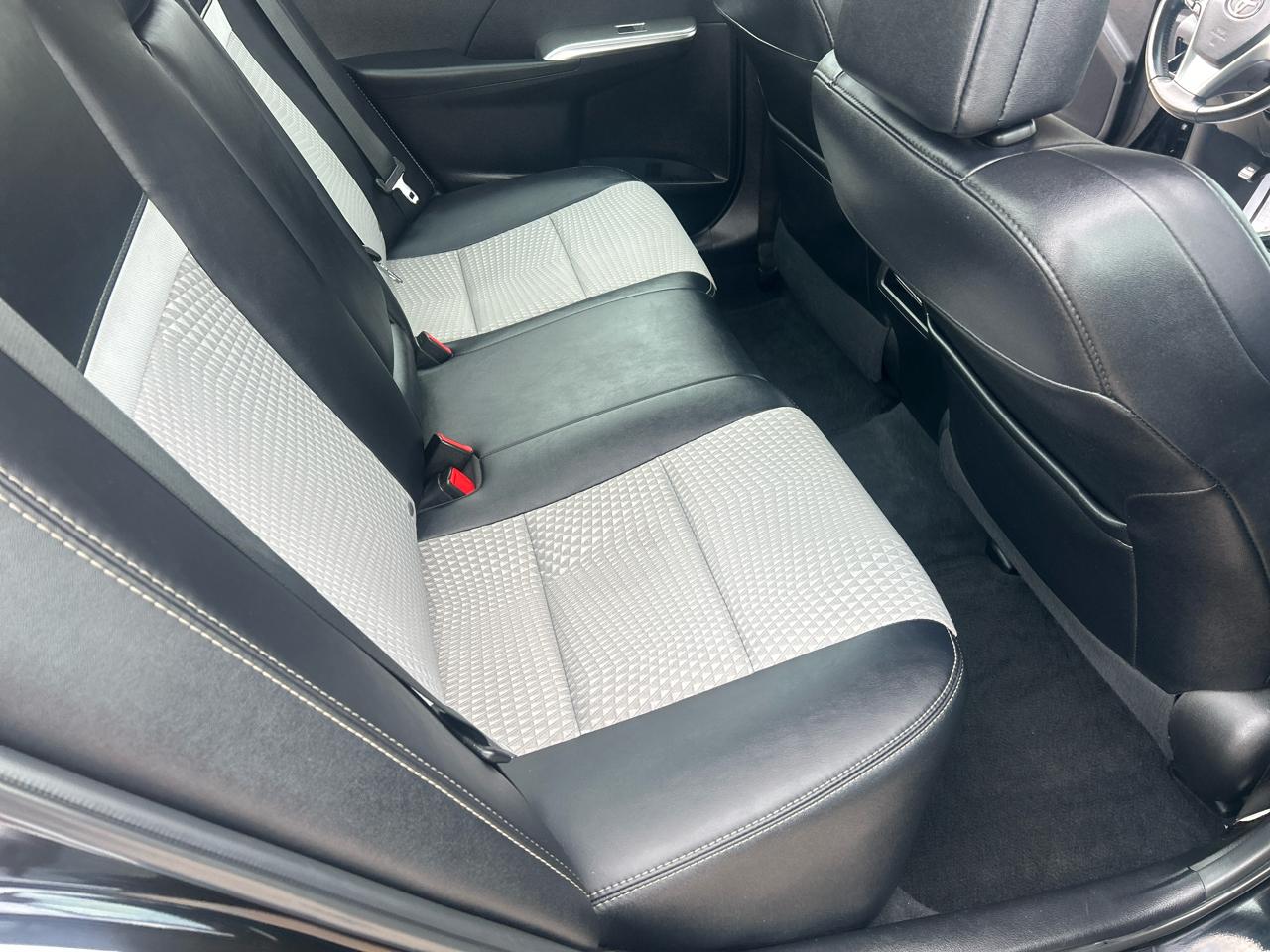 Toyota Camry 4dr Sdn I4 Auto XLE (Natl) 2013