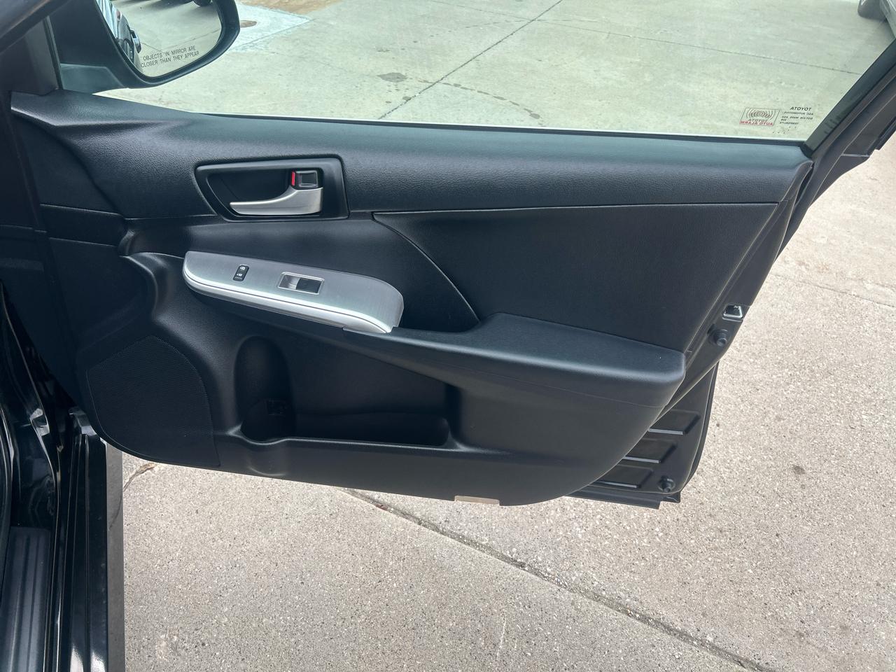 Toyota Camry 4dr Sdn I4 Auto XLE (Natl) 2013