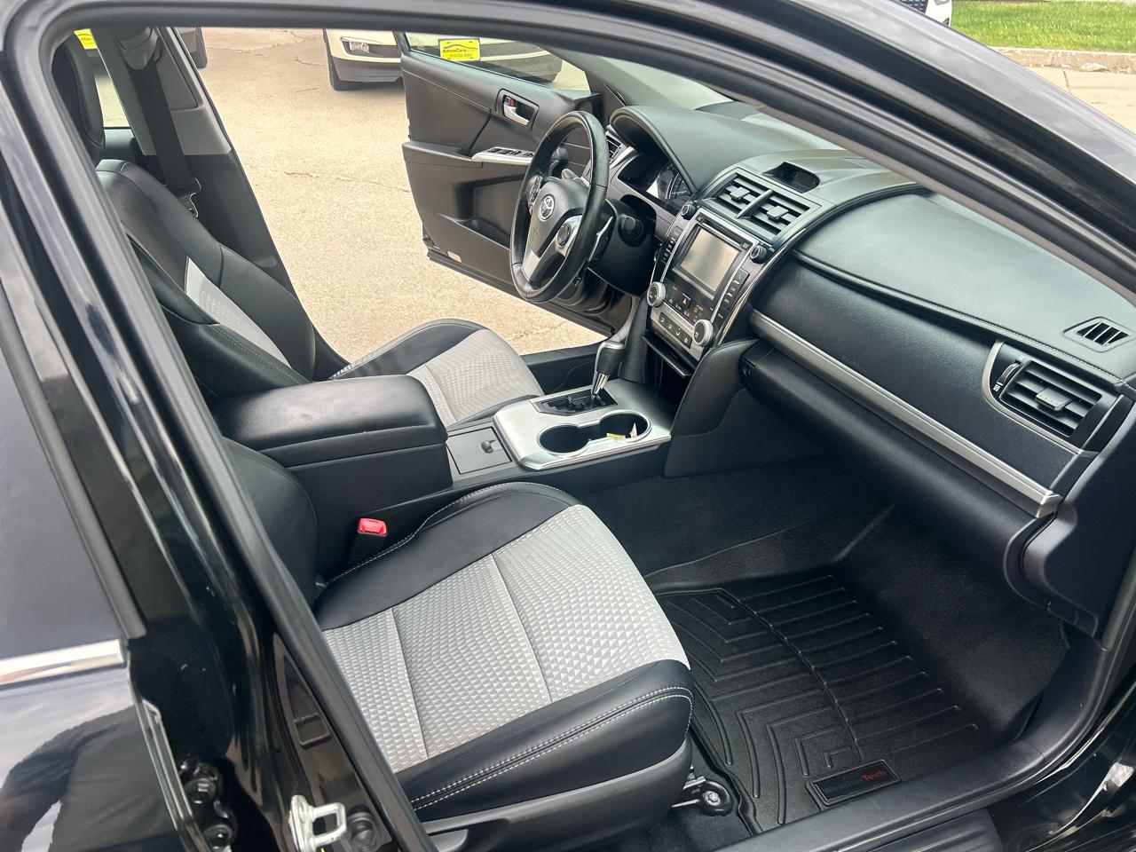 Toyota Camry 4dr Sdn I4 Auto XLE (Natl) 2013