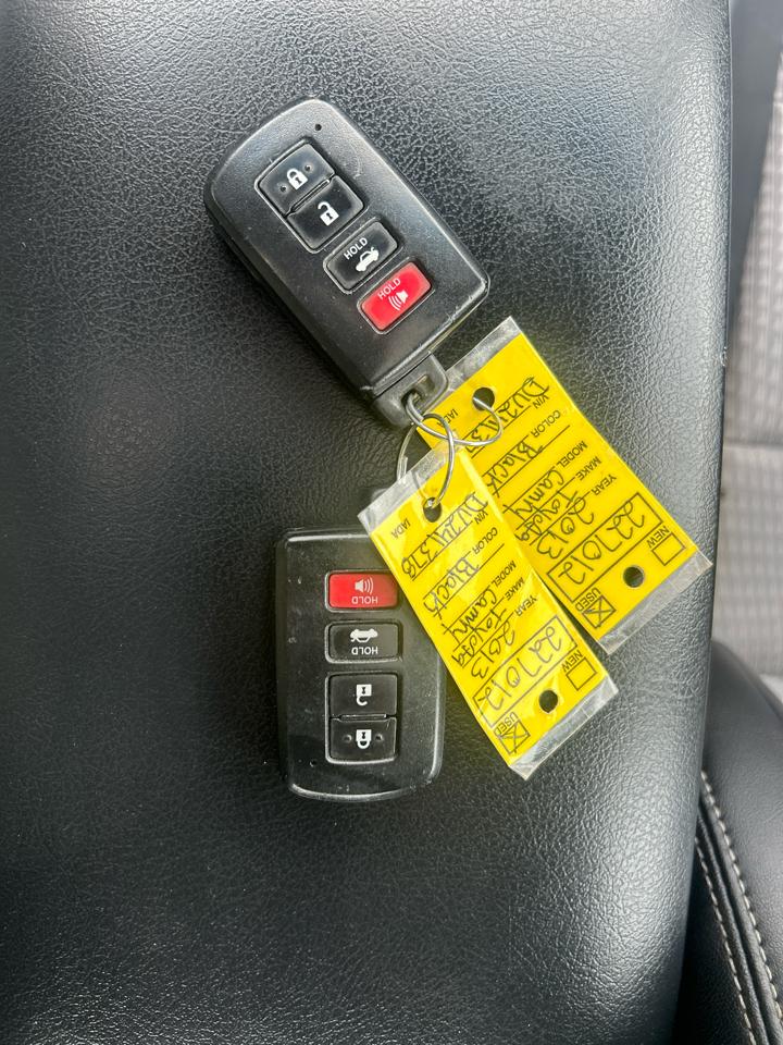Toyota Camry 4dr Sdn I4 Auto XLE (Natl) 2013