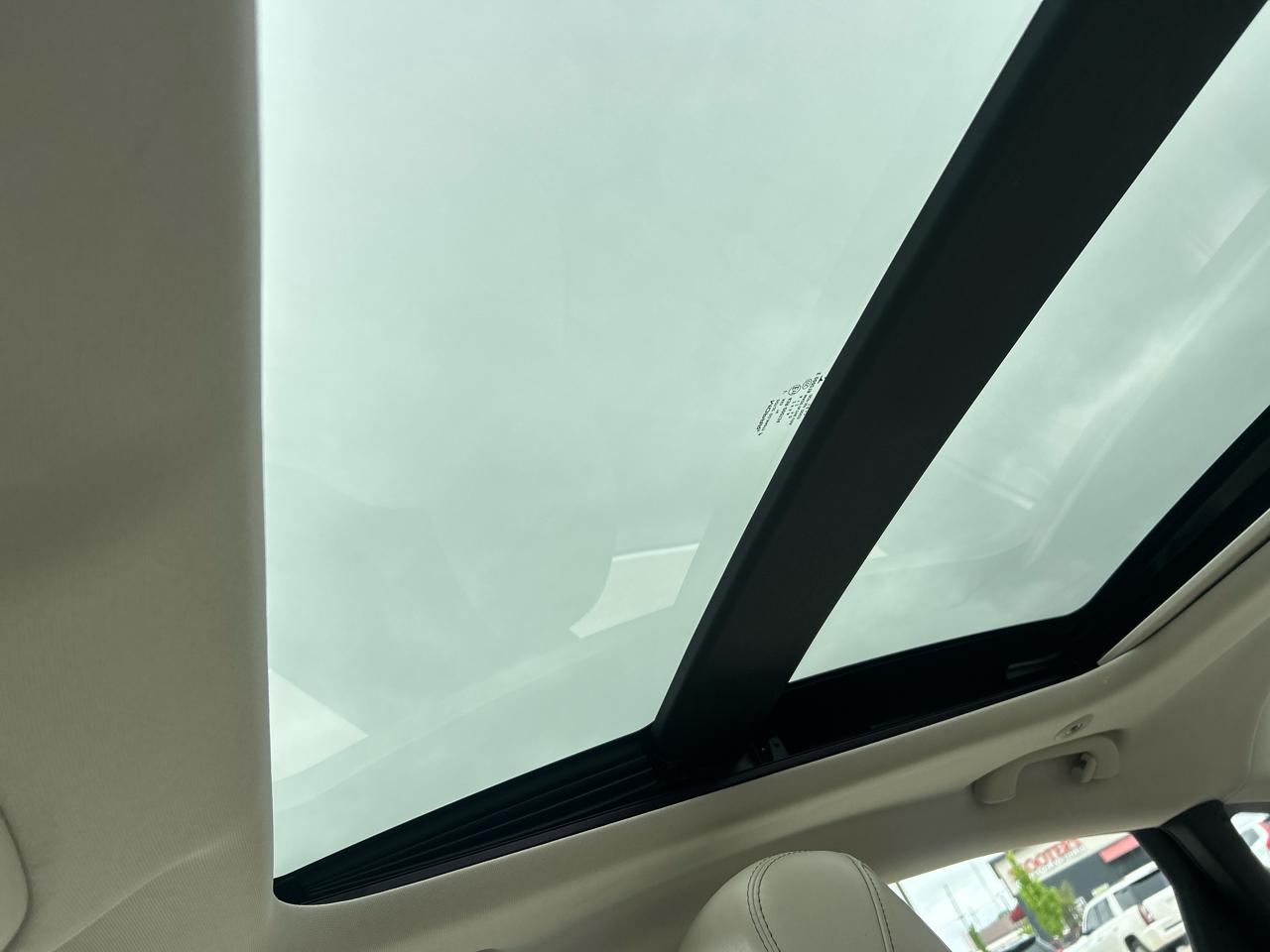 Chrysler 200 4dr Sdn C AWD 2015
