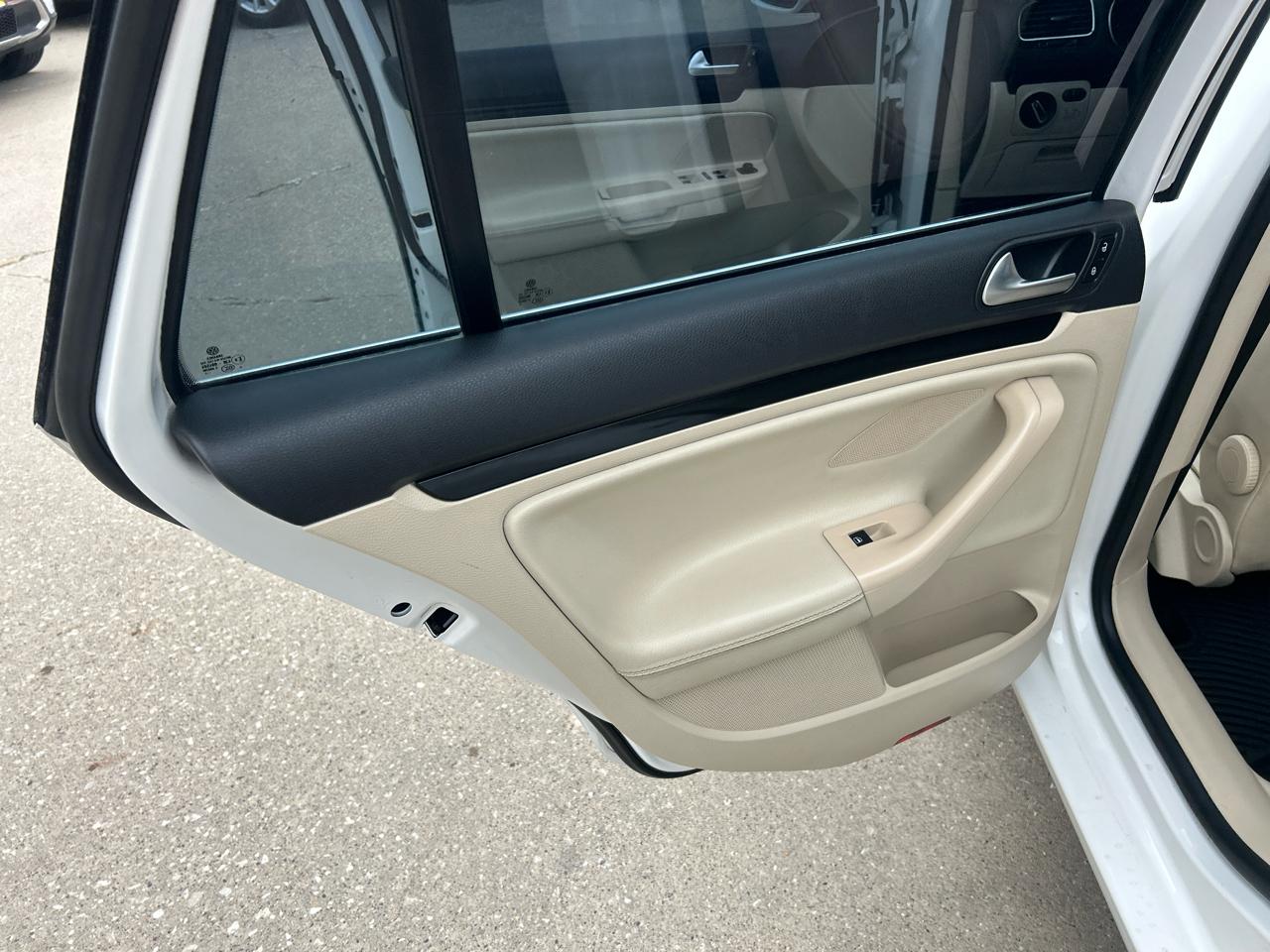 Volkswagen Jetta SportWagen 4dr DSG TDI 2014