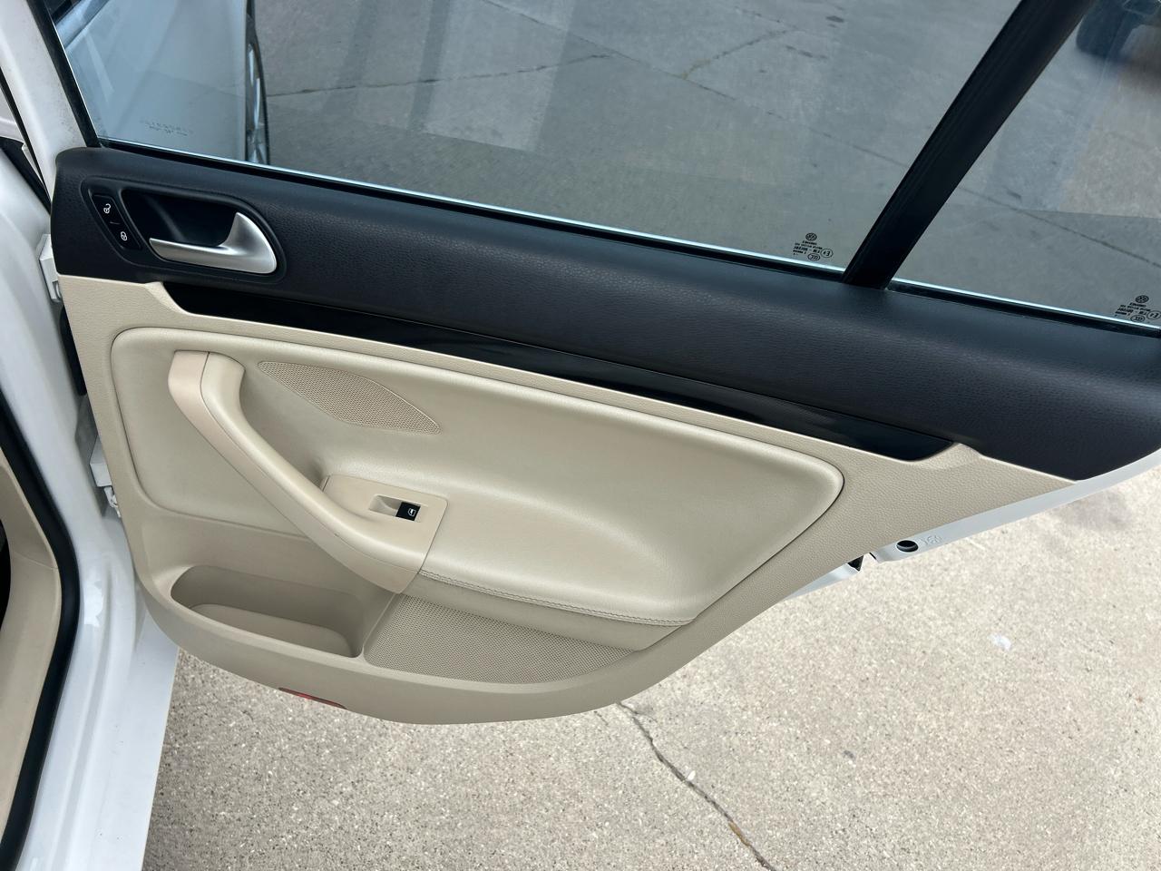 Volkswagen Jetta SportWagen 4dr DSG TDI 2014