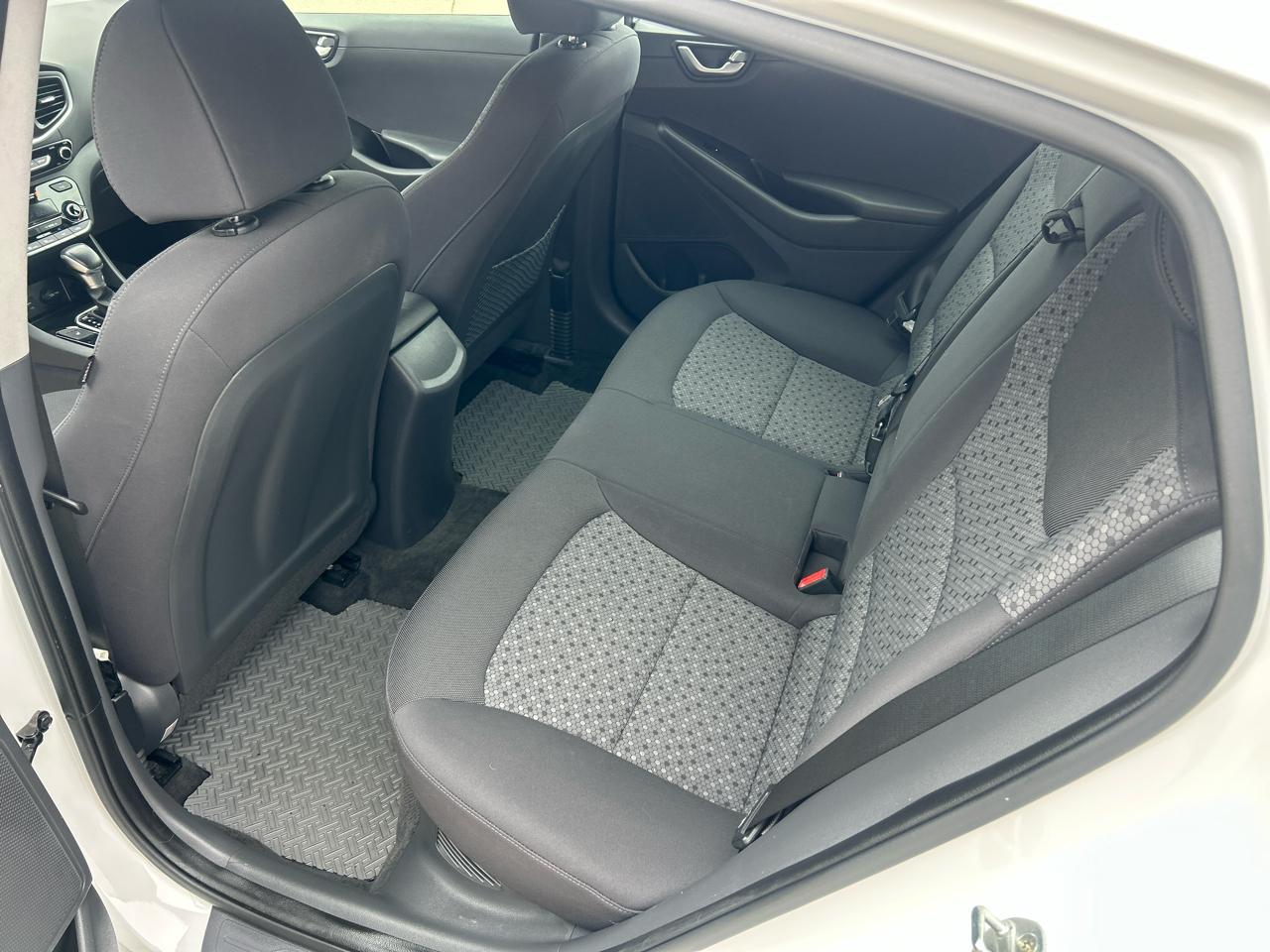 Hyundai Ioniq Hybrid SEL Hatchback 2017