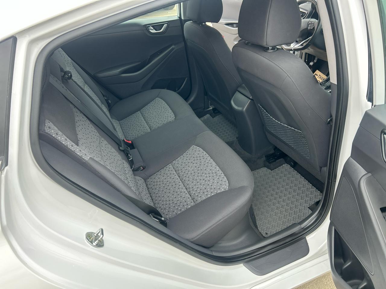 Hyundai Ioniq Hybrid SEL Hatchback 2017