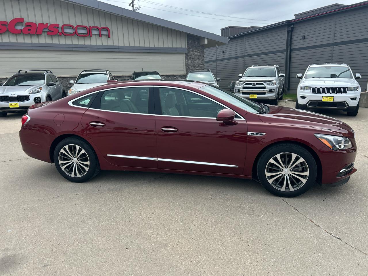 Buick LaCrosse 4dr Sdn Premium FWD 2017