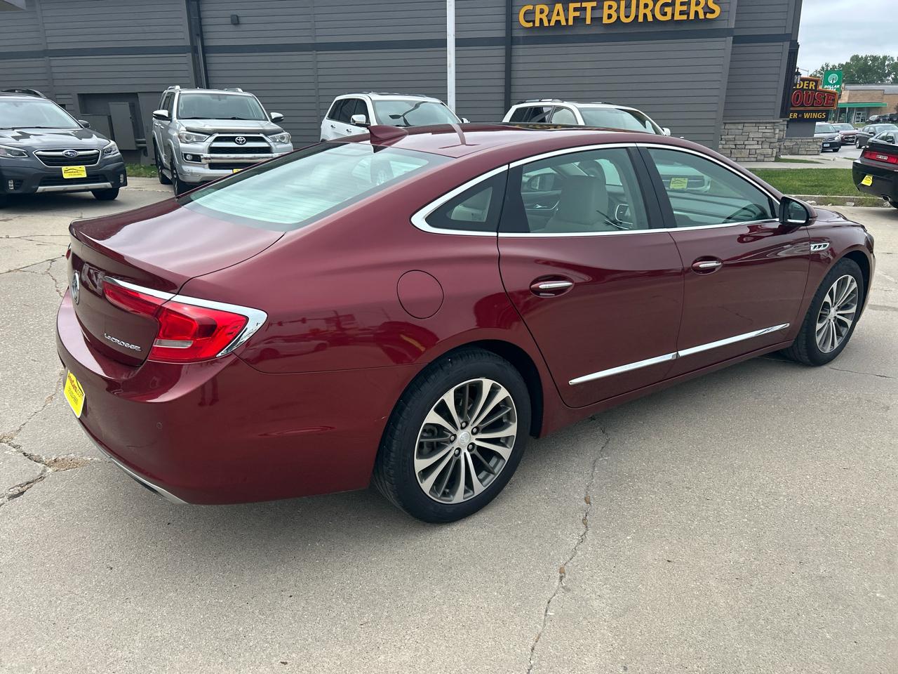 Buick LaCrosse 4dr Sdn Premium FWD 2017