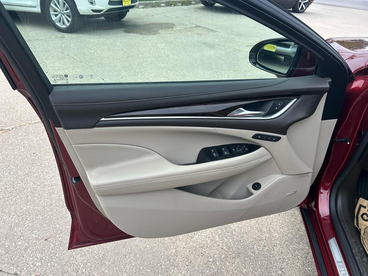 Buick LaCrosse 4dr Sdn Premium FWD 2017