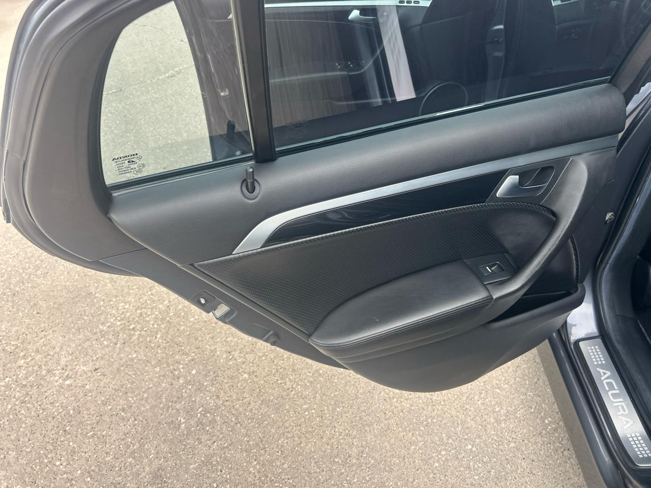 Acura TL 4dr Sdn MT 2006