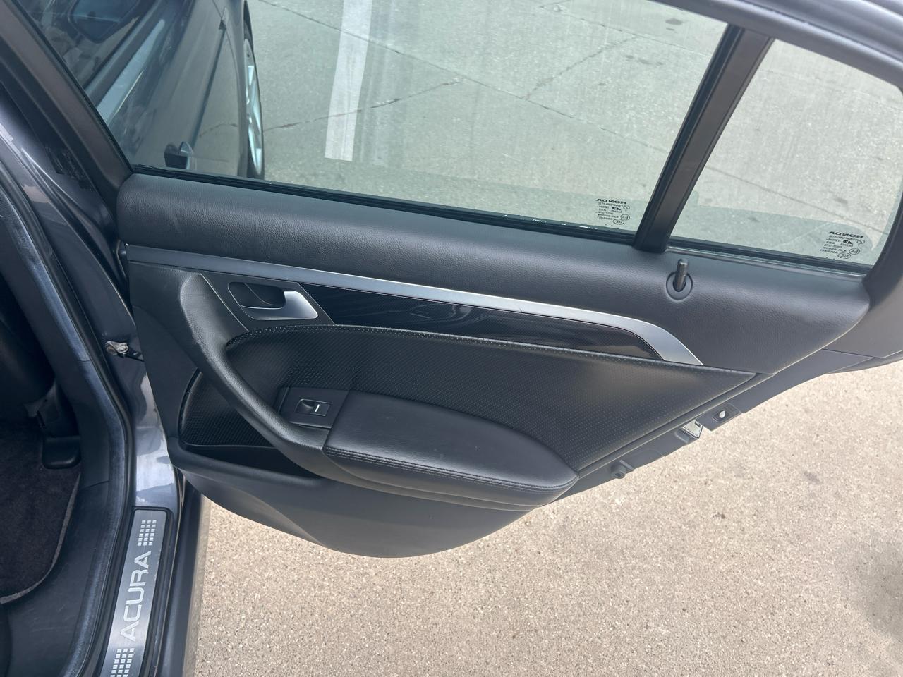 Acura TL 4dr Sdn MT 2006