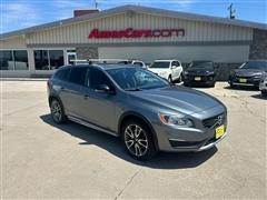 2017 Volvo V60 Cross Country 