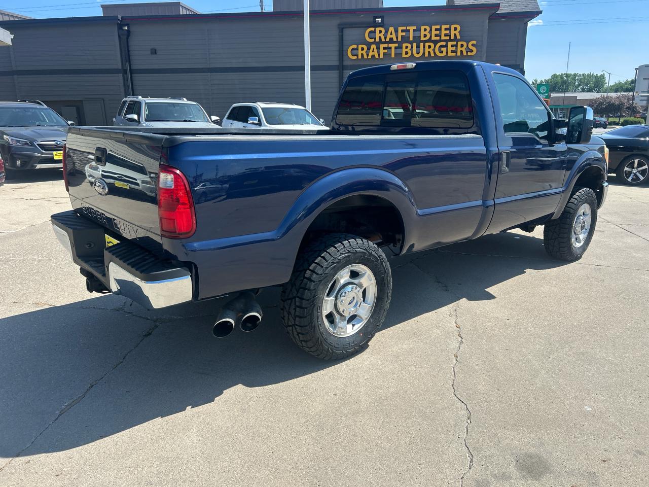 Ford Super Duty F-350 SRW 4WD Reg Cab 137" XLT 2012