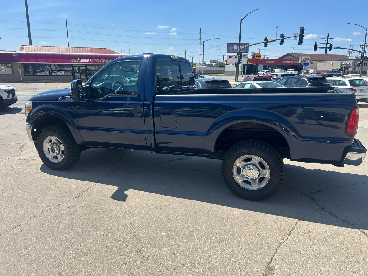 Ford Super Duty F-350 SRW 4WD Reg Cab 137" XLT 2012