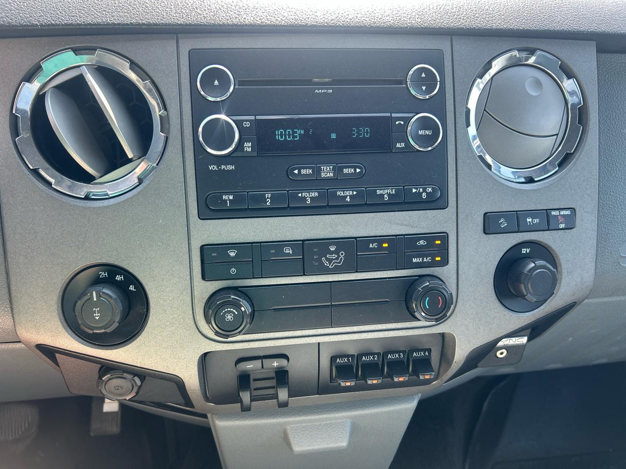 Ford Super Duty F-350 SRW 4WD Reg Cab 137" XLT 2012