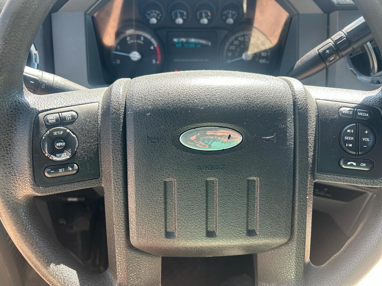 Ford Super Duty F-350 SRW 4WD Reg Cab 137" XLT 2012