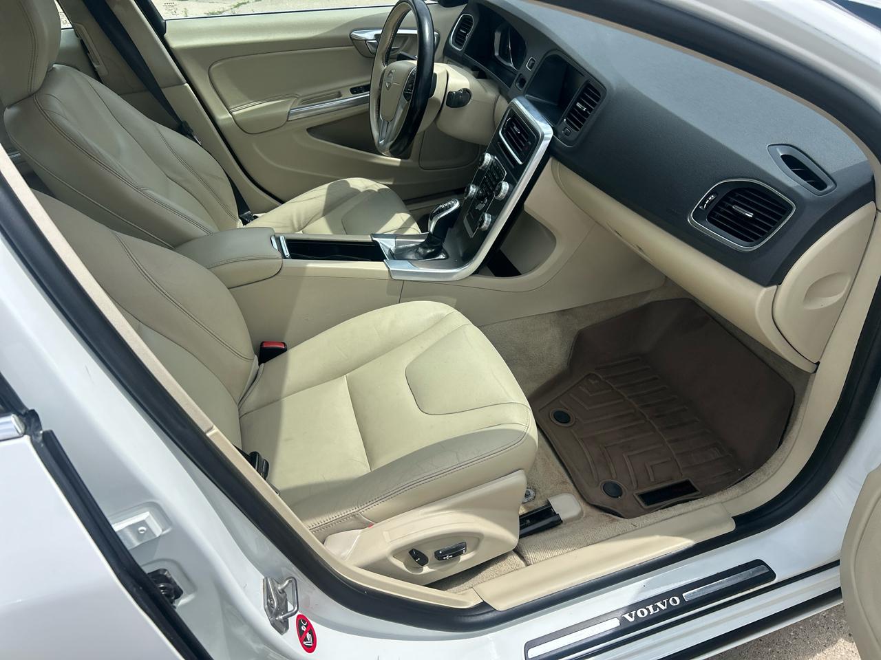 Volvo S60 2015.5 4dr Sdn T5 Premier AWD 2015