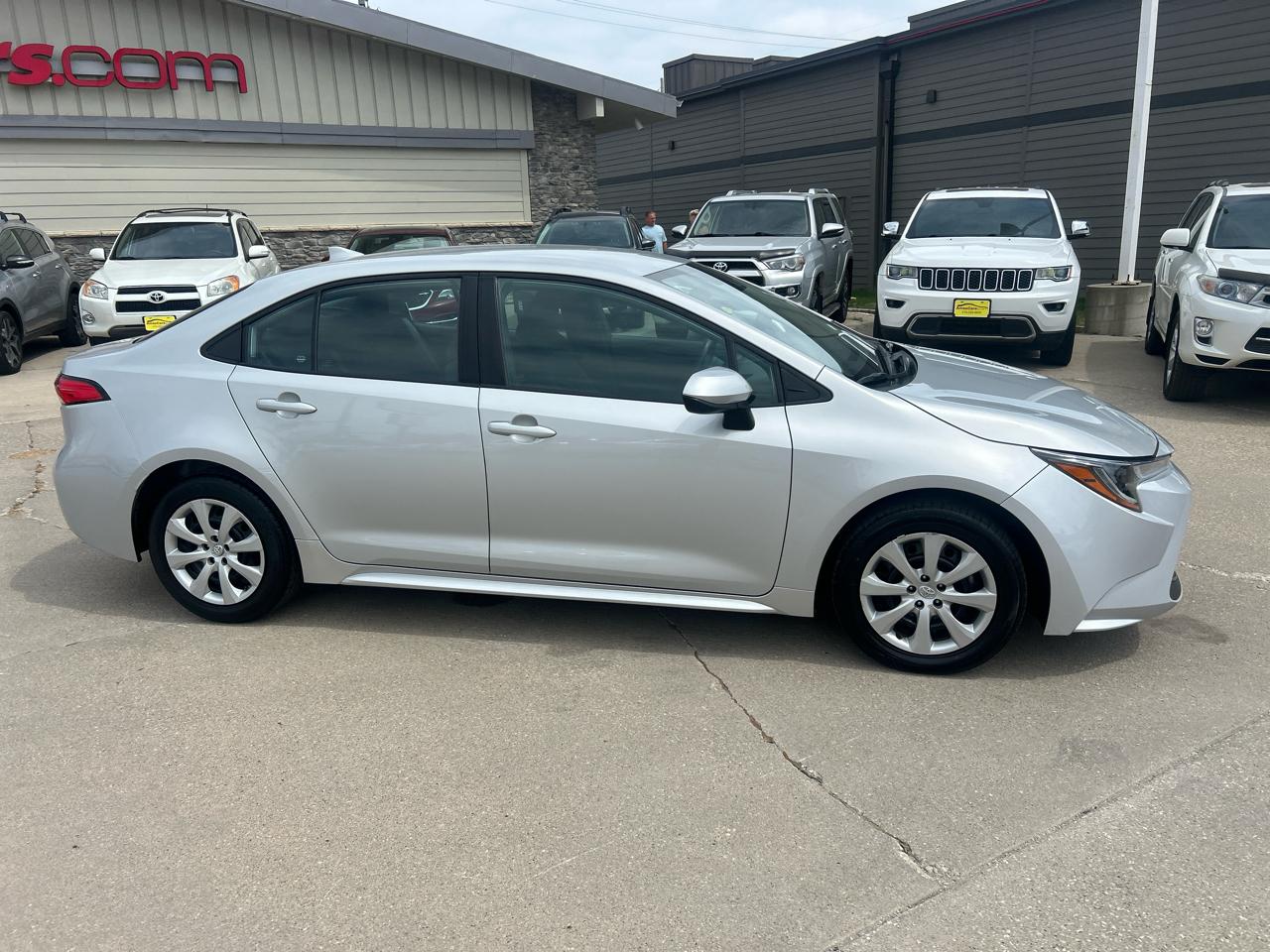 Toyota Corolla LE CVT (Natl) 2022