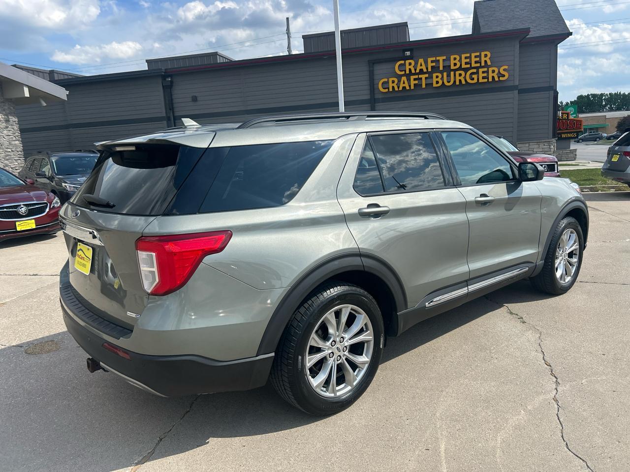 Ford Explorer XLT 4D SUV 4WD 2020