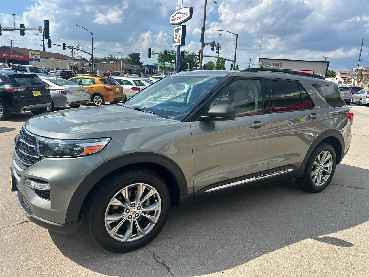 Ford Explorer XLT 4D SUV 4WD 2020