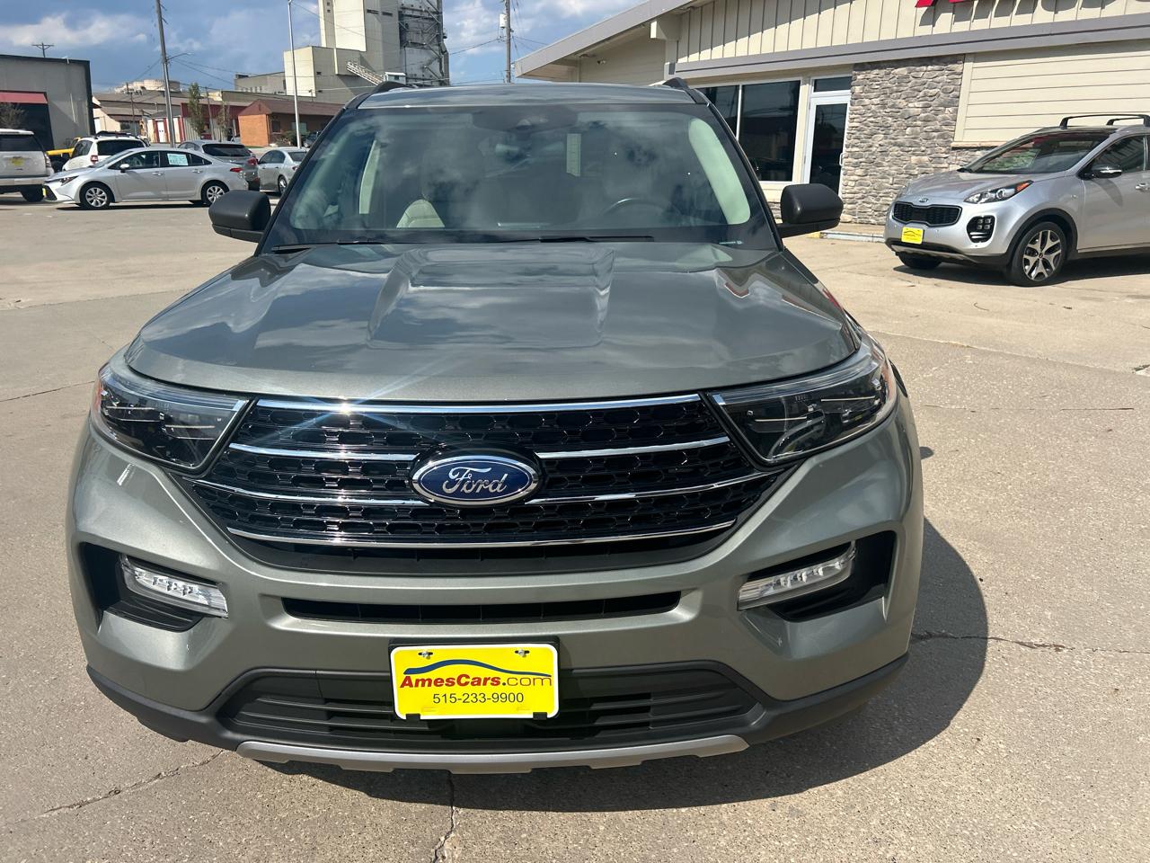 Ford Explorer XLT 4D SUV 4WD 2020