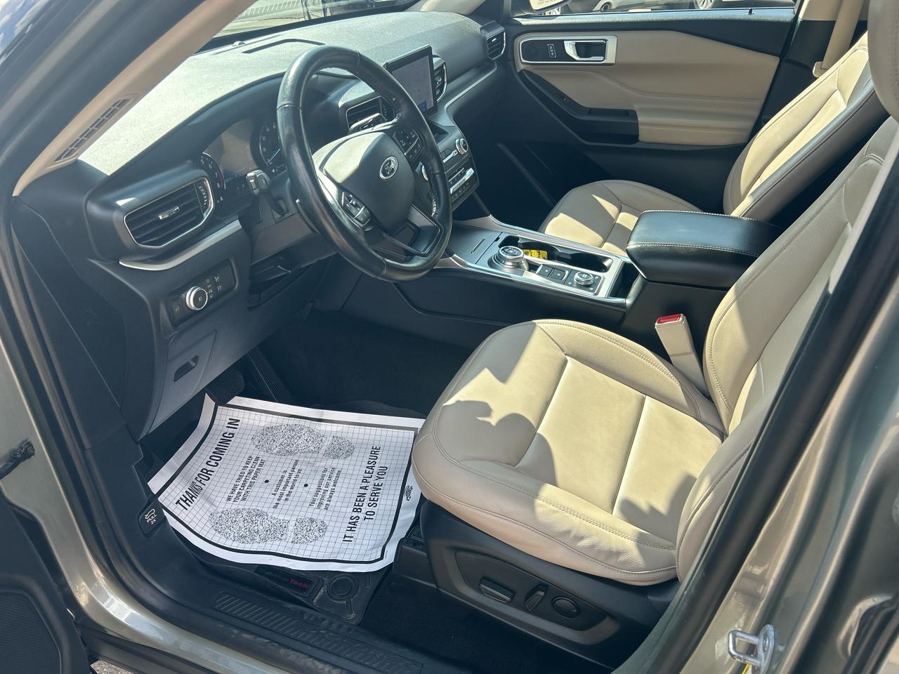 Ford Explorer XLT 4D SUV 4WD 2020