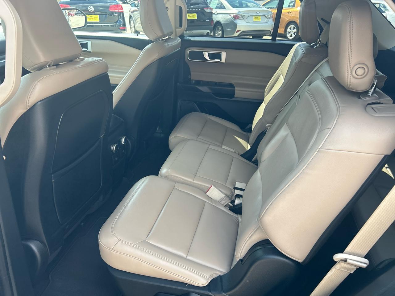 Ford Explorer XLT 4D SUV 4WD 2020