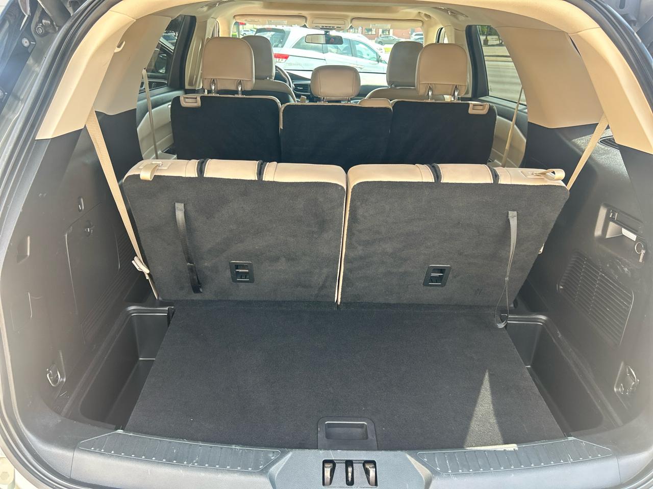 Ford Explorer XLT 4D SUV 4WD 2020