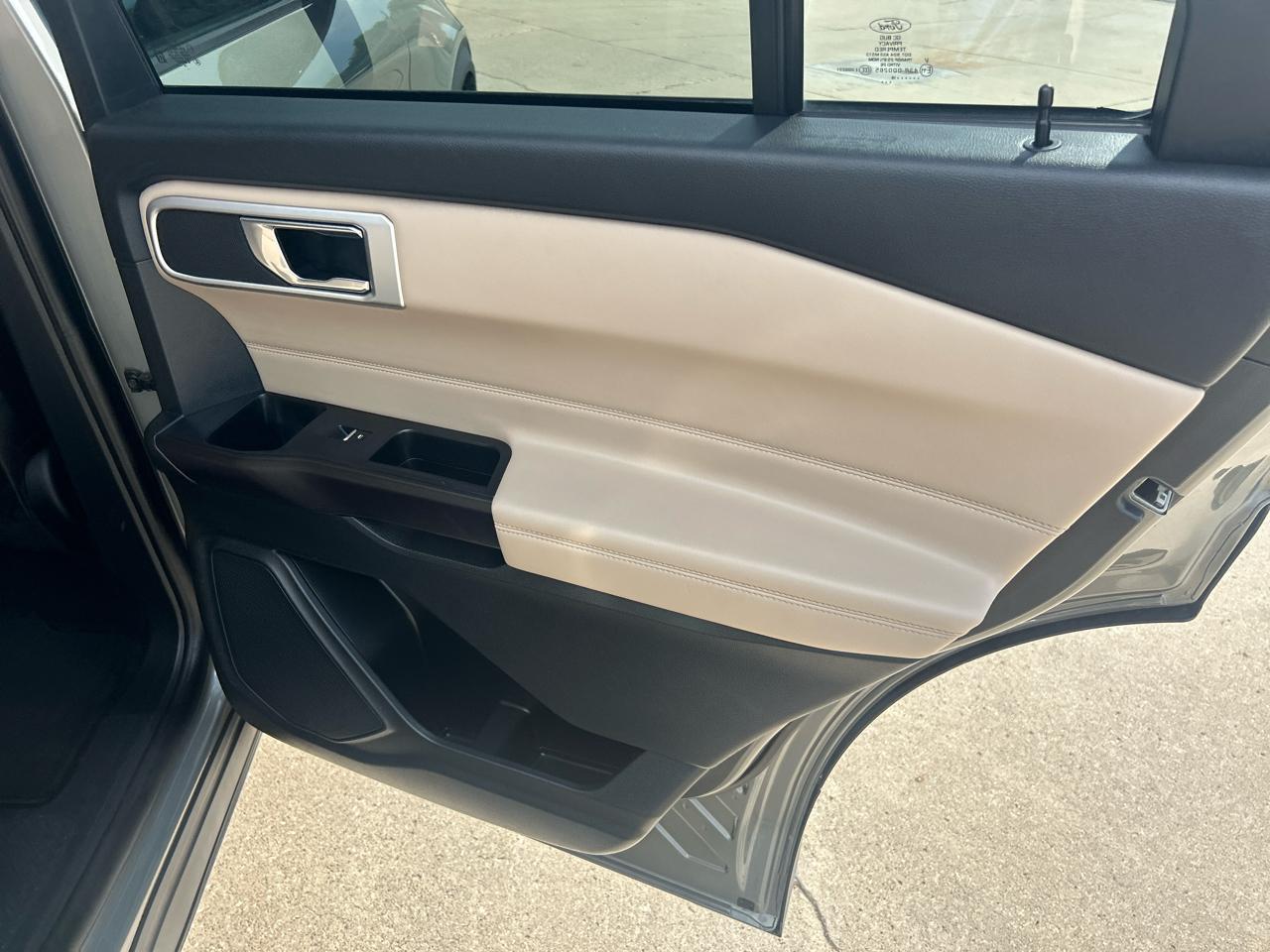 Ford Explorer XLT 4D SUV 4WD 2020