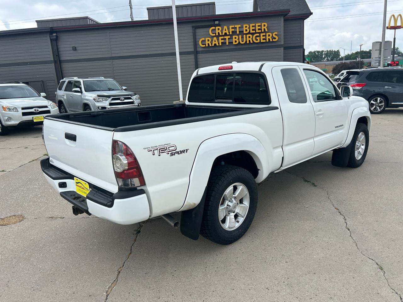 Toyota Tacoma 4WD Access V6 MT (Natl) 2010