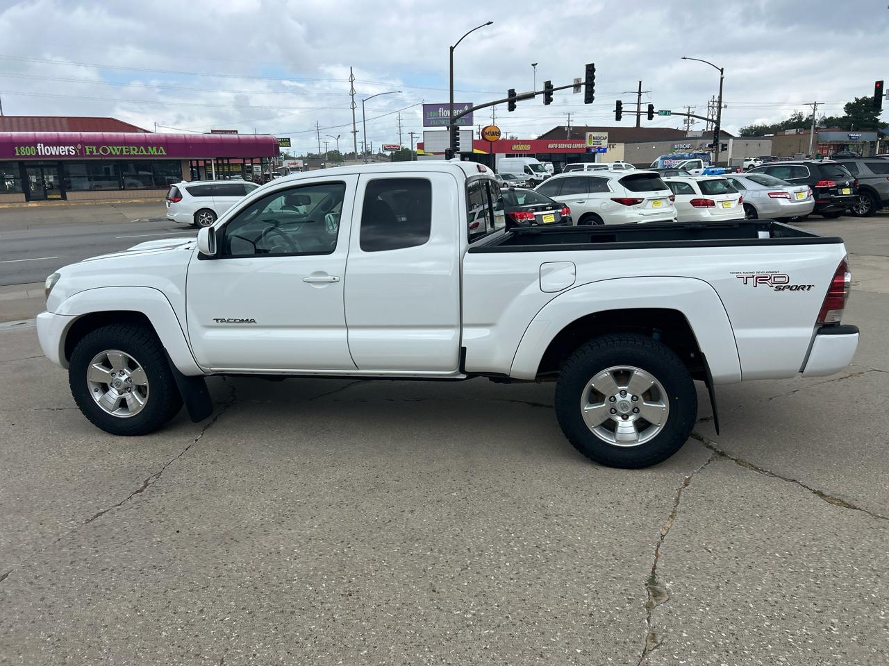 Toyota Tacoma 4WD Access V6 MT (Natl) 2010