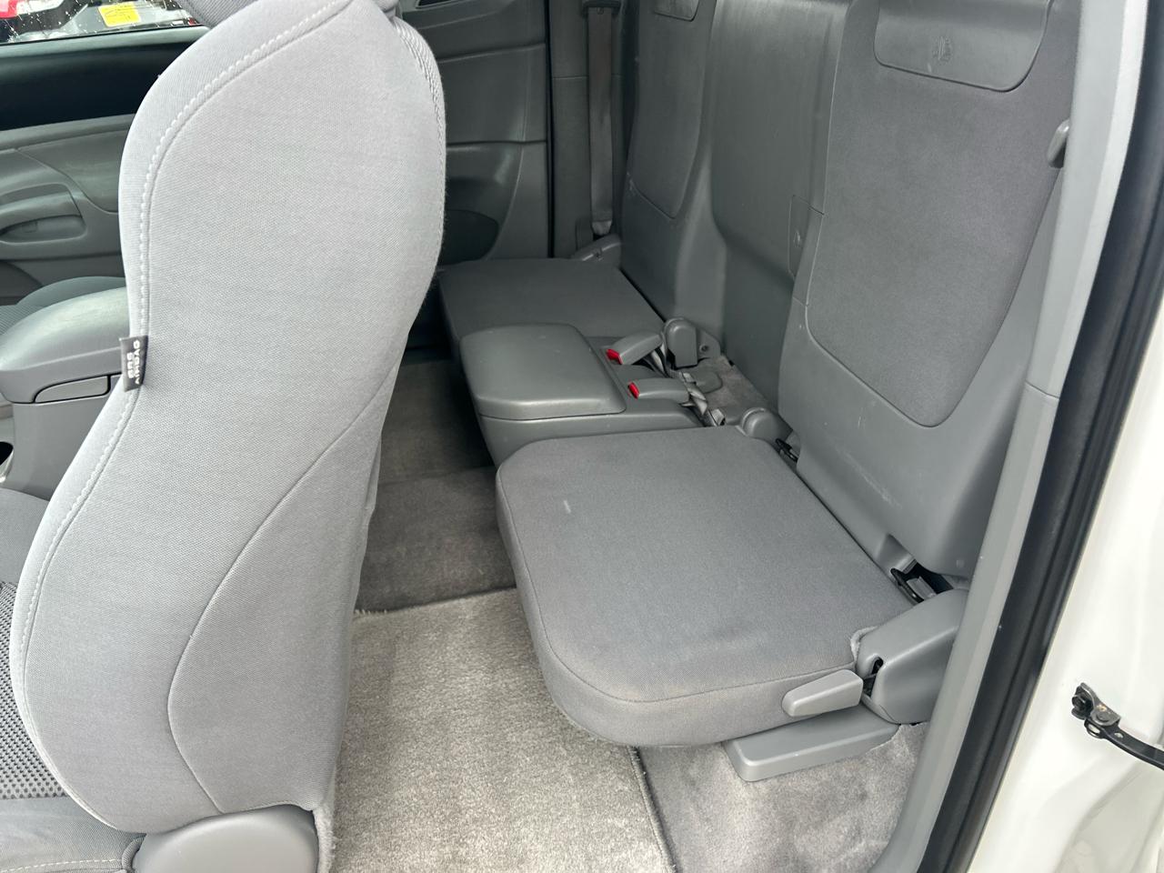 Toyota Tacoma 4WD Access V6 MT (Natl) 2010