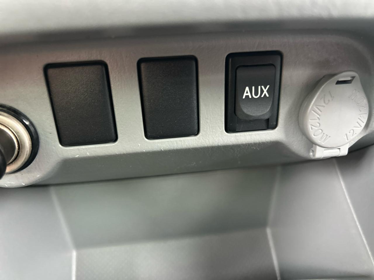 Toyota Tacoma 4WD Access V6 MT (Natl) 2010
