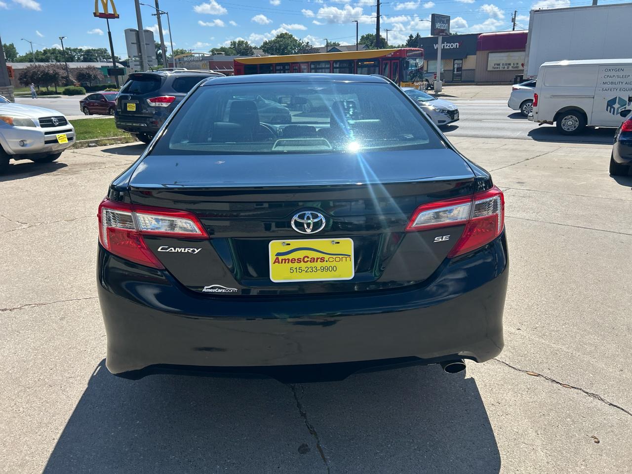 Toyota Camry 4dr Sdn I4 Auto SE (Natl) 2013