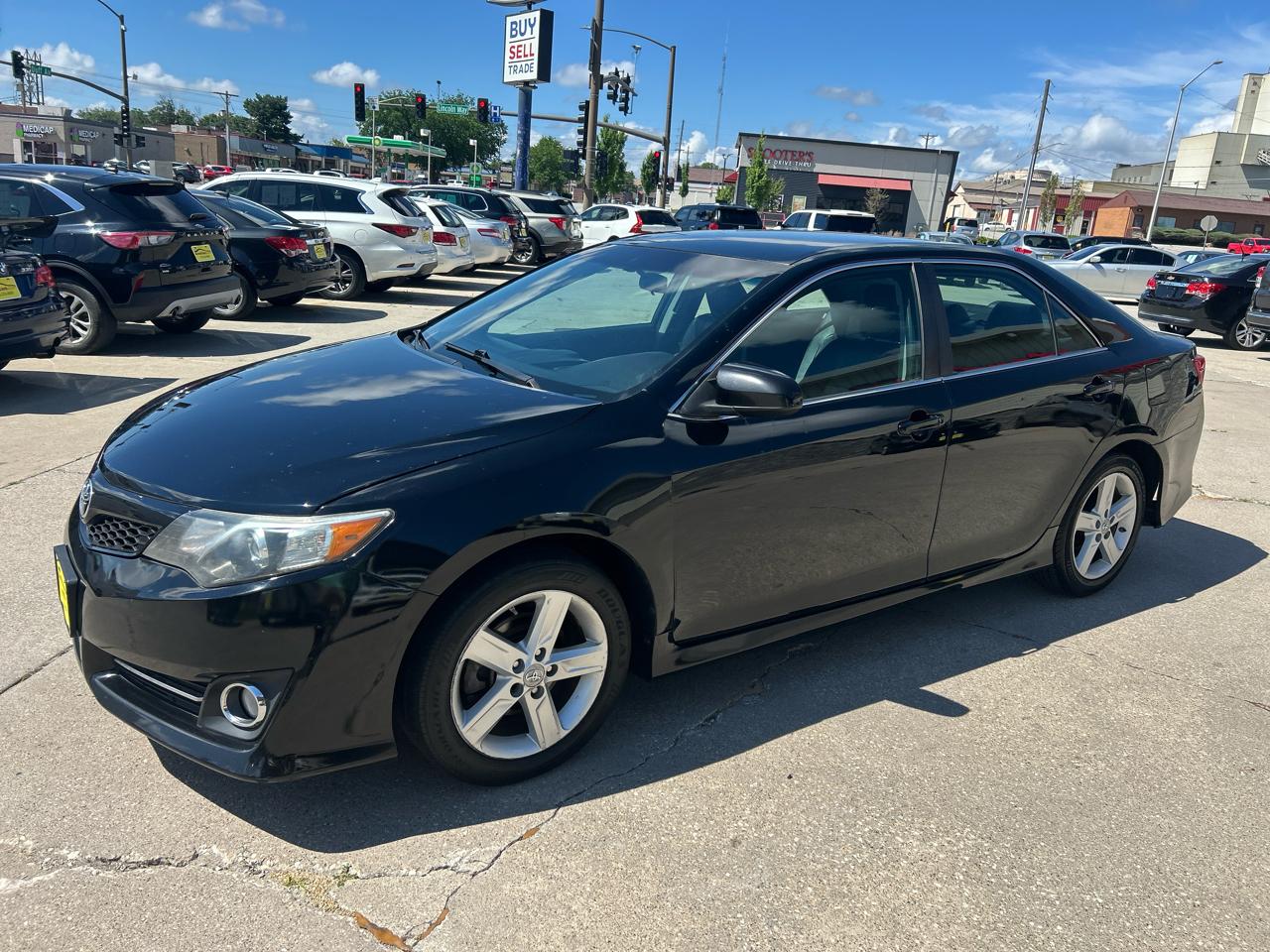 Toyota Camry 4dr Sdn I4 Auto SE (Natl) 2013