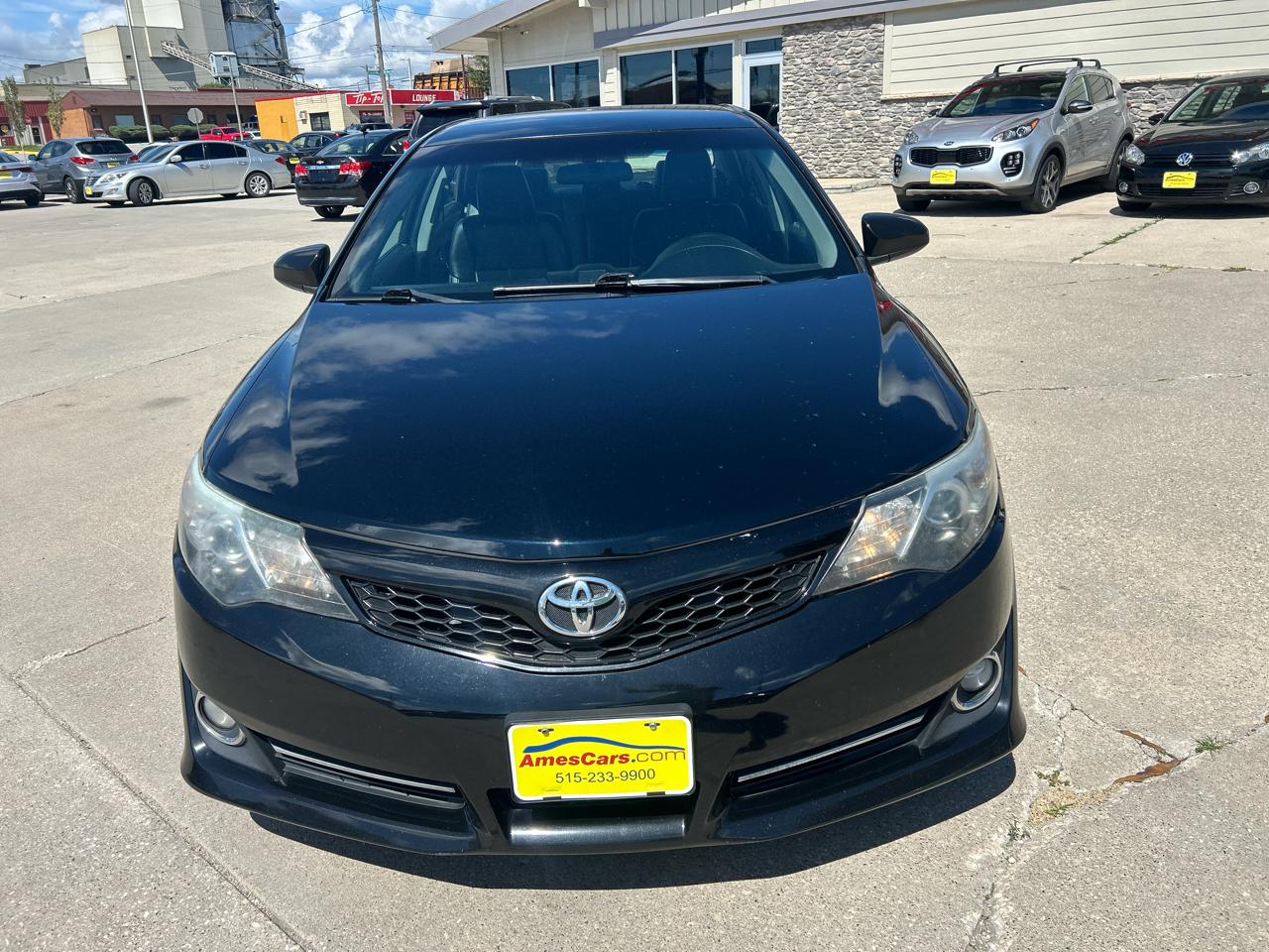 Toyota Camry 4dr Sdn I4 Auto SE (Natl) 2013