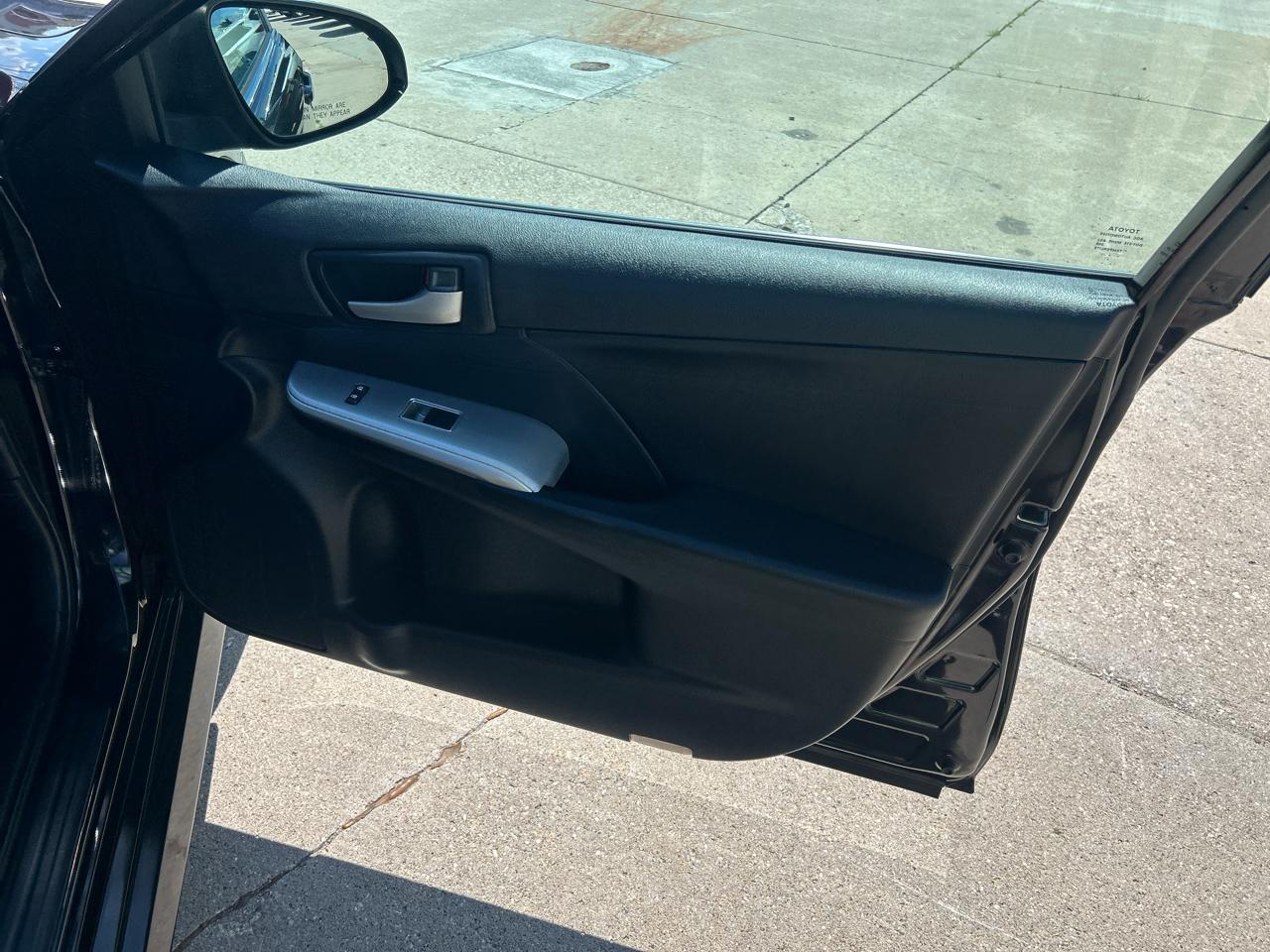 Toyota Camry 4dr Sdn I4 Auto SE (Natl) 2013