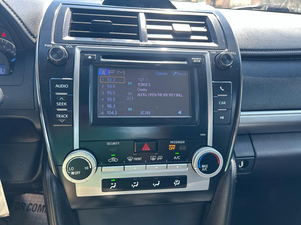 Toyota Camry 4dr Sdn I4 Auto SE (Natl) 2013