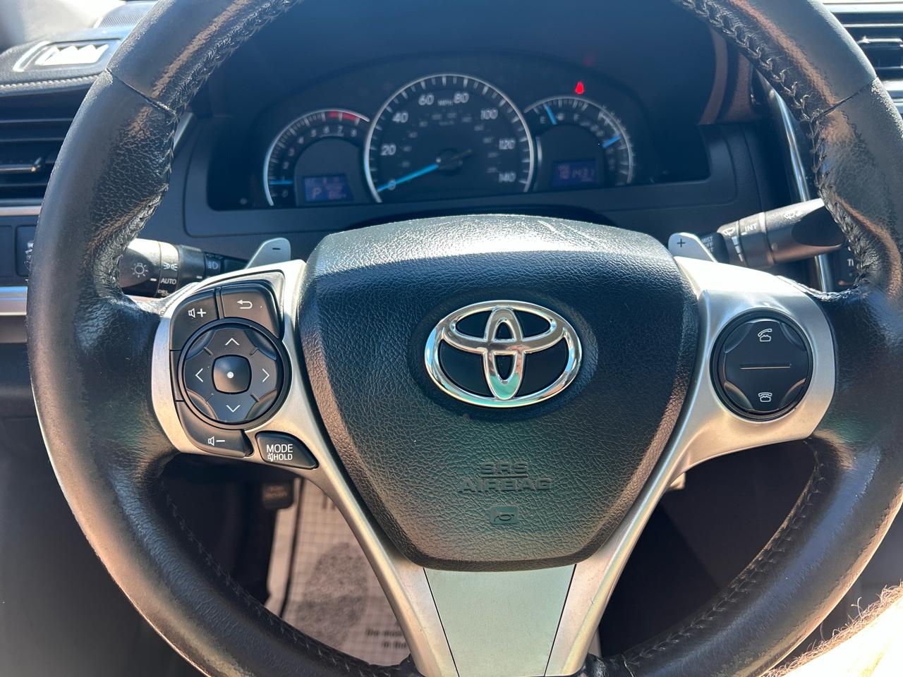 Toyota Camry 4dr Sdn I4 Auto SE (Natl) 2013