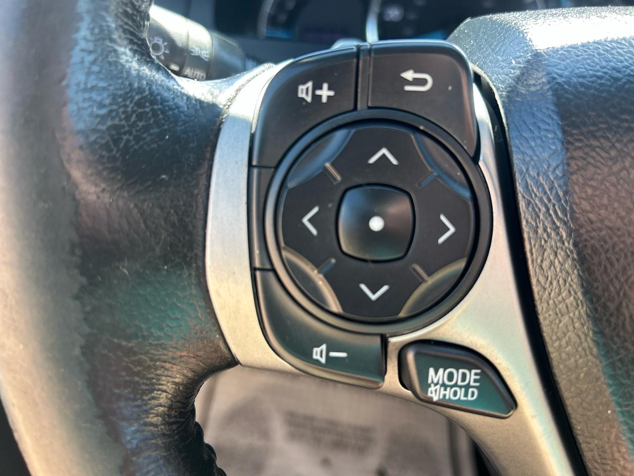 Toyota Camry 4dr Sdn I4 Auto SE (Natl) 2013