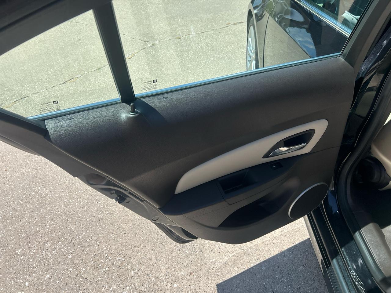 Chevrolet Cruze 4dr Sdn LTZ 2012