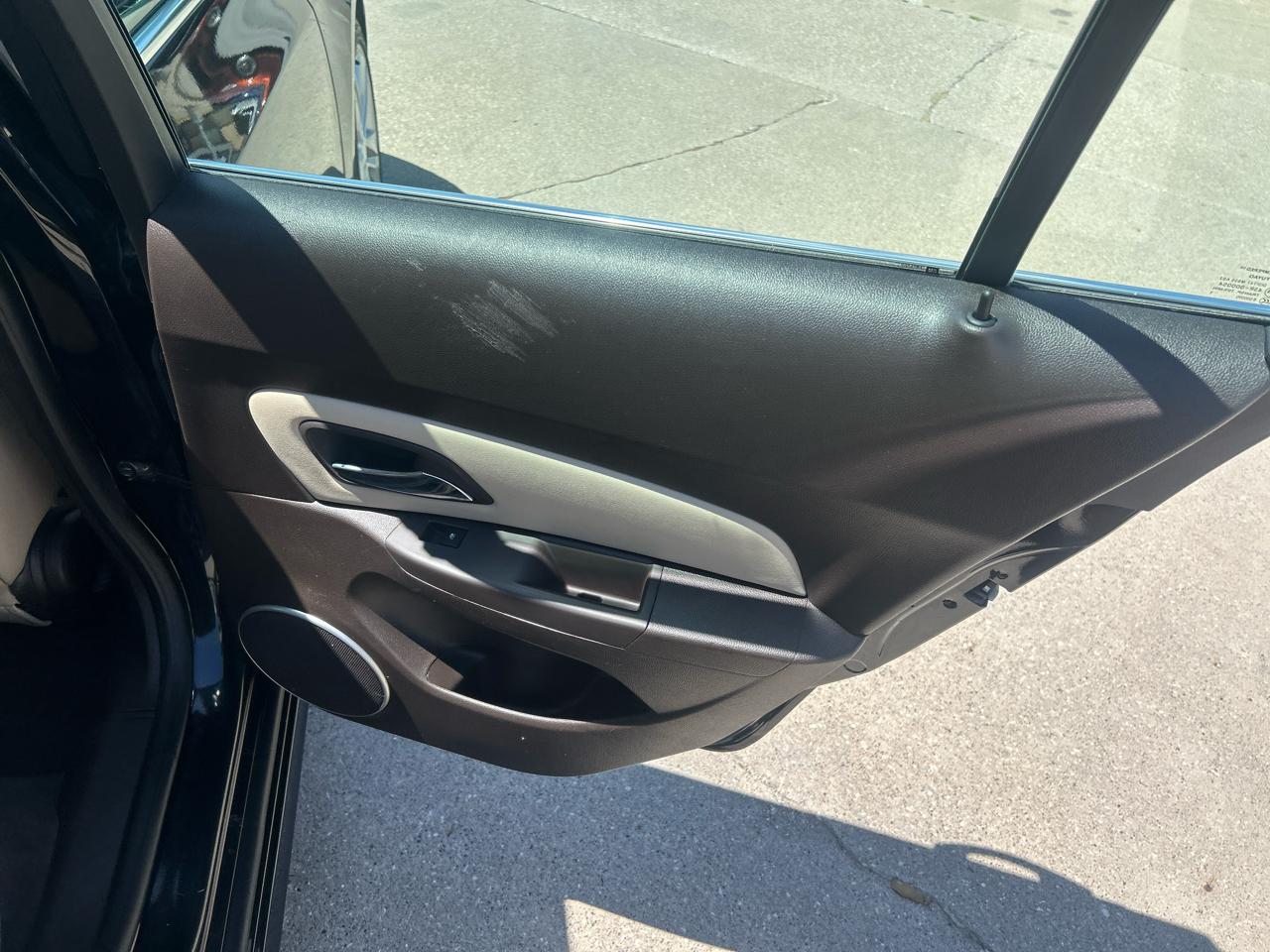 Chevrolet Cruze 4dr Sdn LTZ 2012