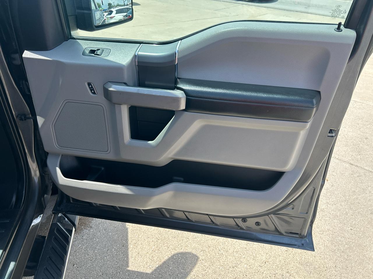 Ford F-150 4WD SuperCrew 145" XLT 2019