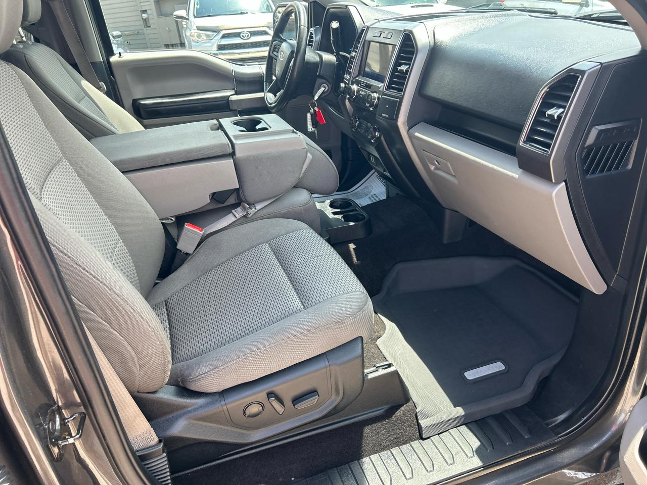 Ford F-150 4WD SuperCrew 145" XLT 2019