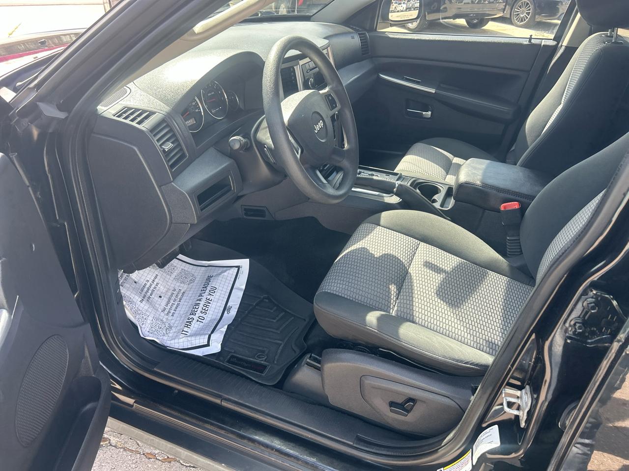 Jeep Grand Cherokee 4WD 4dr Laredo 2009