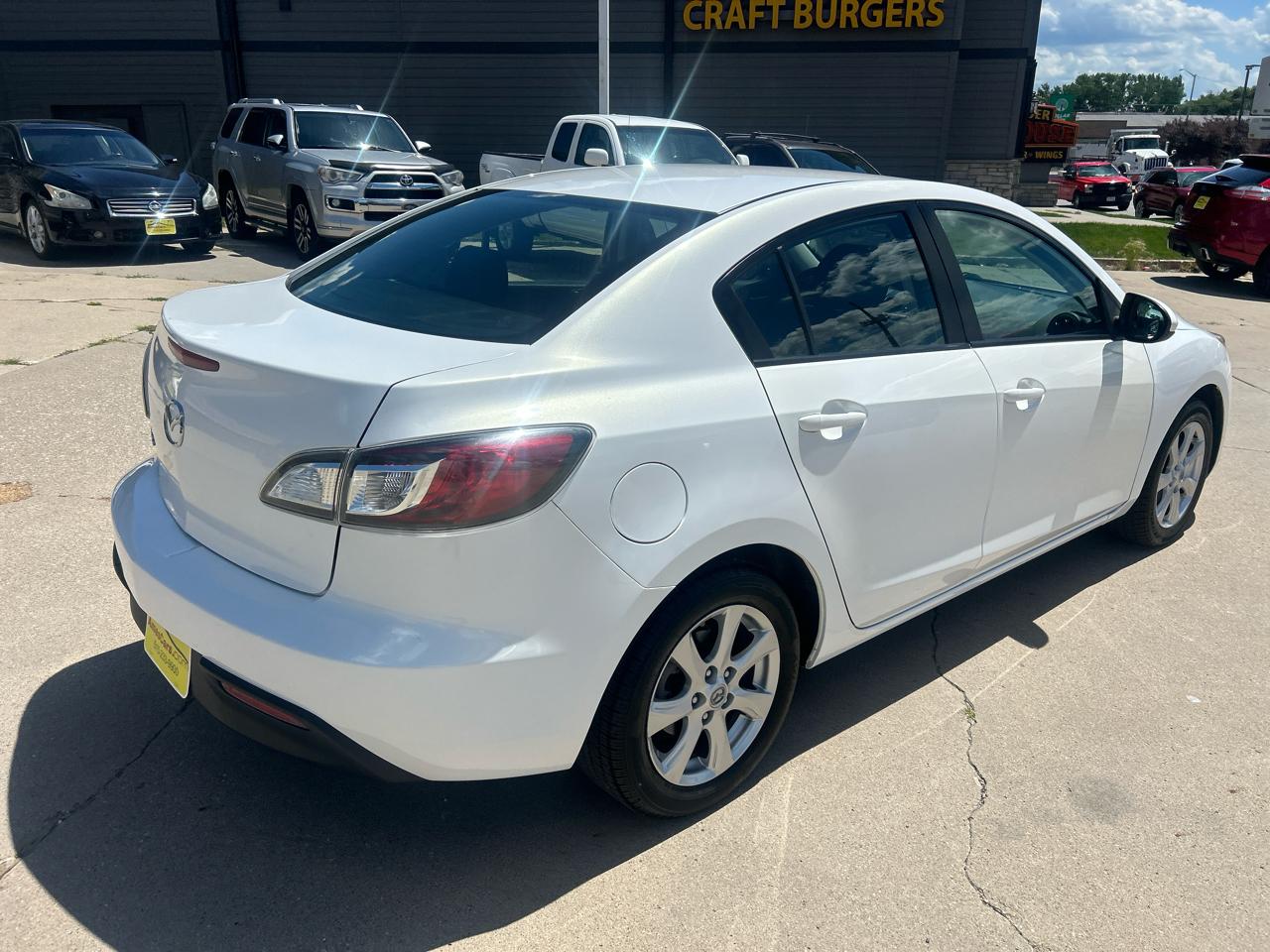 Mazda MAZDA3 4dr Sdn Auto i Touring 2011