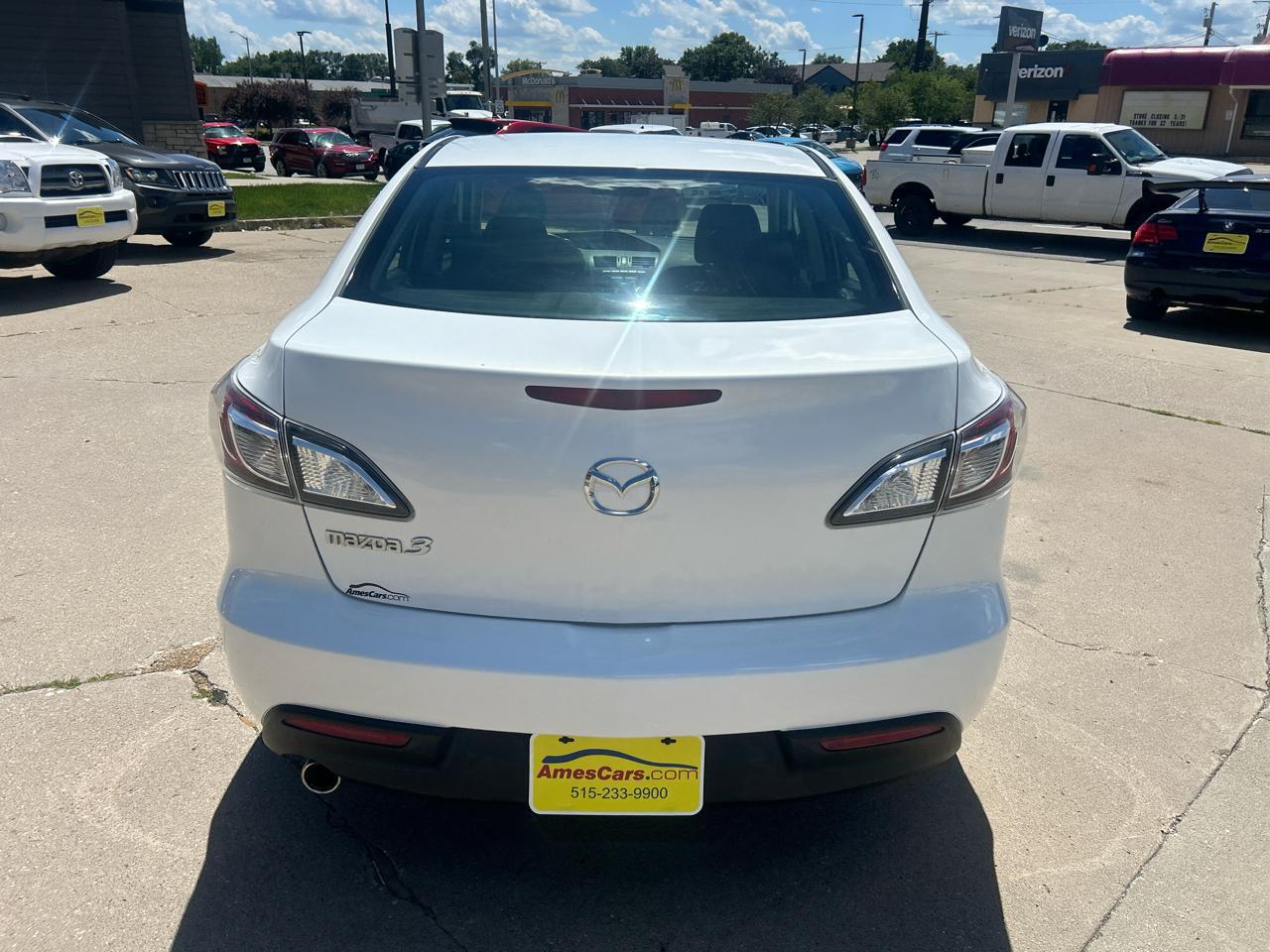 Mazda MAZDA3 4dr Sdn Auto i Touring 2011