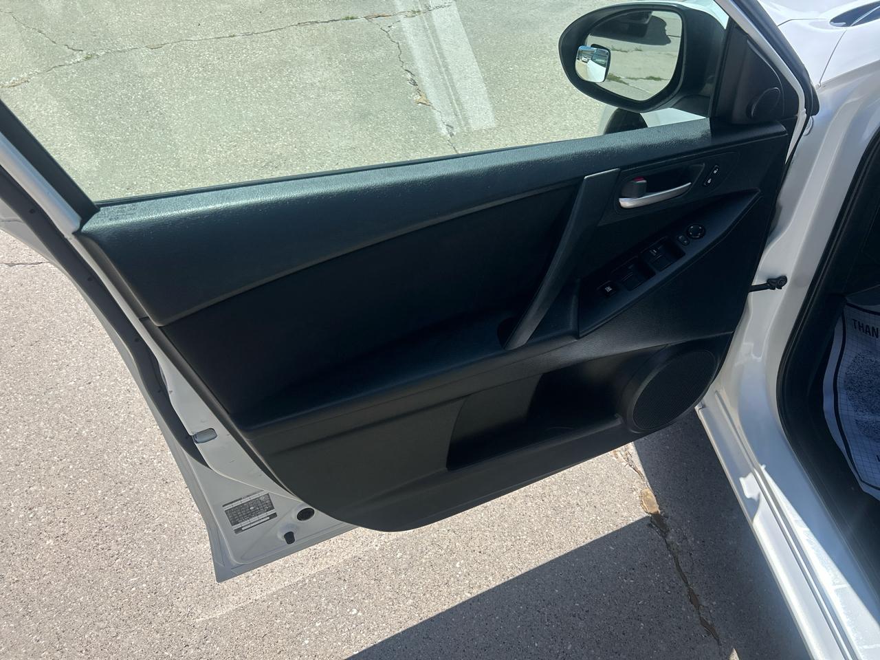 Mazda MAZDA3 4dr Sdn Auto i Touring 2011